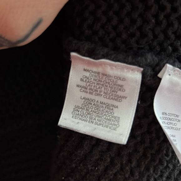 Beautiful Heavy Sweater - Picture 4 of 6